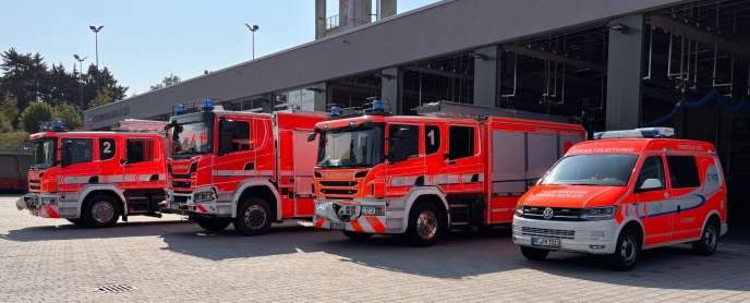 Rüstzug Abteilung 1 (Mühlacker) Besteht aus: ELW 1/11,  HLF1 1/46-1,  RW 1/52,  HLF2 1/46-2