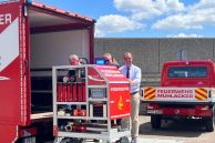 Feuerwehr Mühlacker überrascht Kinder mit Mini-Einsatzfahrzeug
